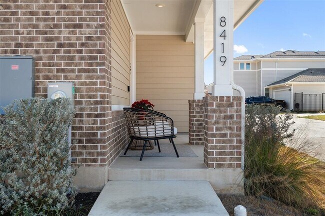 8419 Laughlin Lane, Austin, TX 78744 photo 4