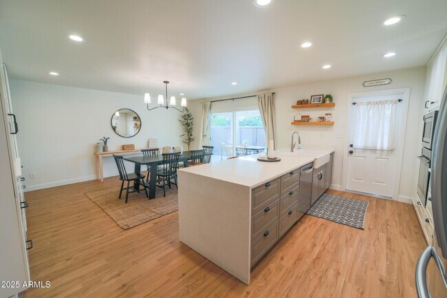 1224 E Alameda Dr Tempe, AZ 85282 photo 3