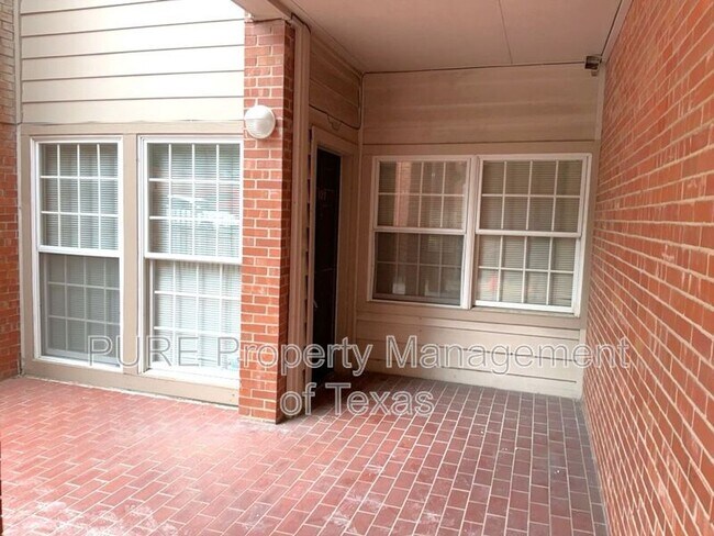 3200 Duval St Austin, TX 78705 photo 3