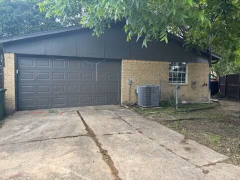 228 Elmwood Dr Garland, TX 75043 photo 2