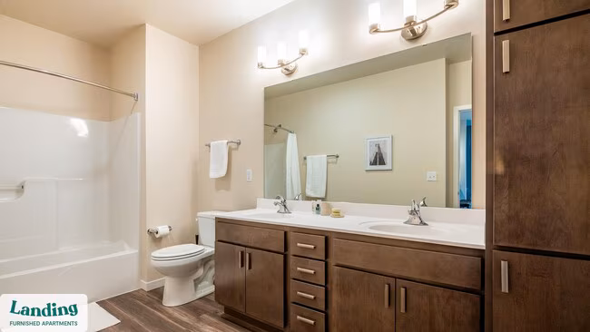 901 Lakeside Cir Lewisville, TX 75057 photo 3