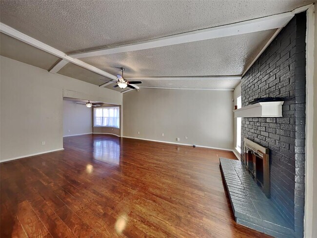 1617 Golden Grove Drive, Mesquite, TX 75149 photo 3