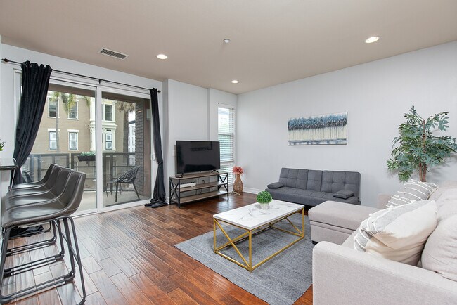 1225 Island Ave San Diego, CA 92101 photo 3