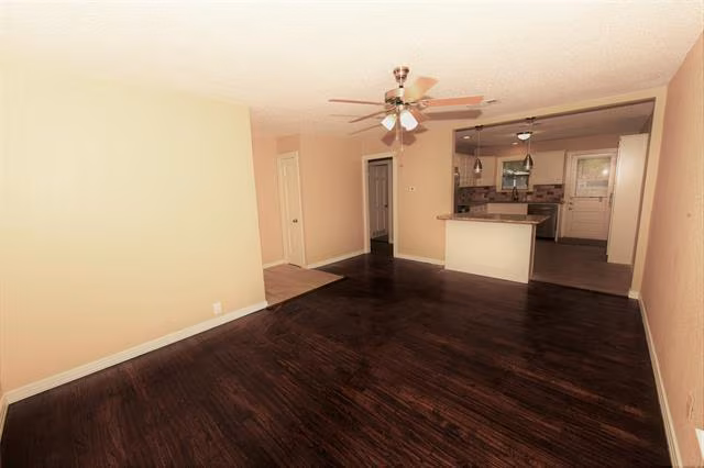 315 Texas St Cedar Hill, TX 75104 photo 2