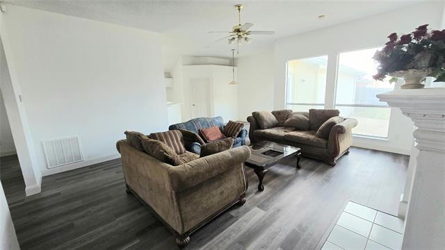2621 Ash Creek Mesquite, TX 75181 photo 2