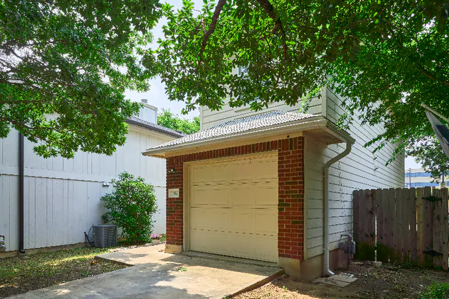 1582 Parkfield Circle, Round Rock, TX 78664 photo 4