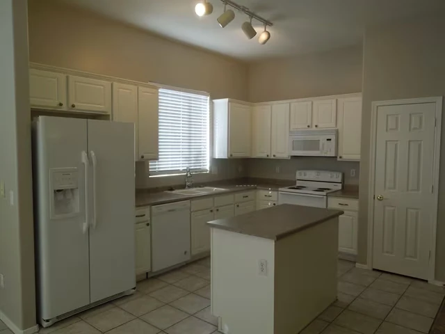 12717 W Earll Dr Avondale, AZ 85392 photo 4