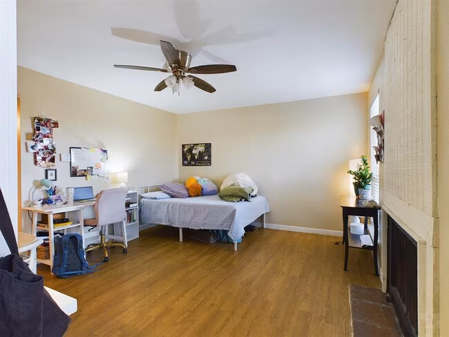 1000 West 26th Street, Austin, TX 78705 photo 4