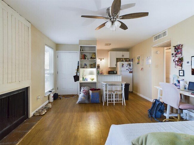 1000 West 26th Street, Austin, TX 78705 photo 5