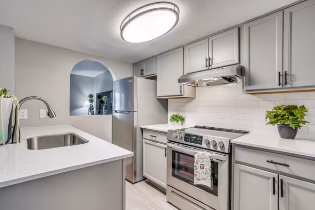 Mateo Apartment Homes photo 2
