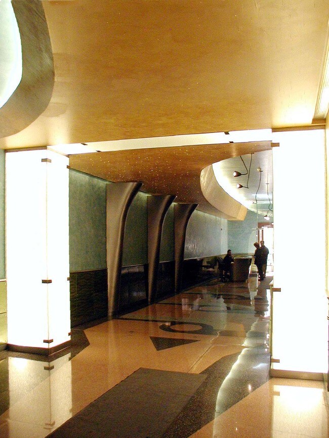 21 Astor Pl New York, NY 10003 photo 4