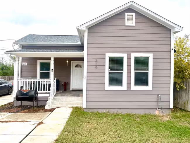 319 S Olive St San Antonio, TX 78203 photo 2
