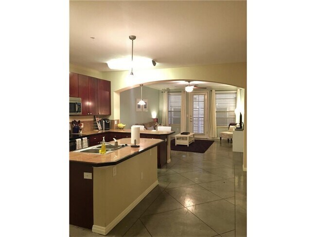 2505 San Gabriel St Austin, TX 78705 photo 3