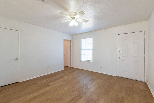5904 Greengate Dr Killeen, TX 76543 photo 4