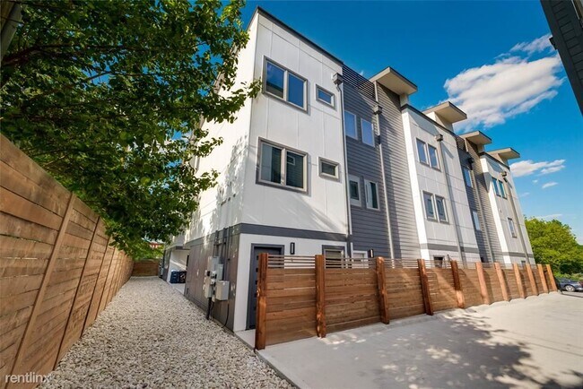 1120 Galveston Ave Fort Worth, TX 76104 photo 4