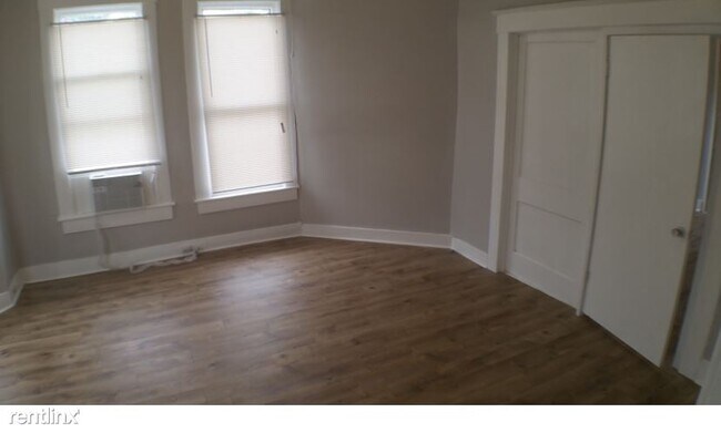1138 W Ashby Pl San Antonio, TX 78201 photo 2