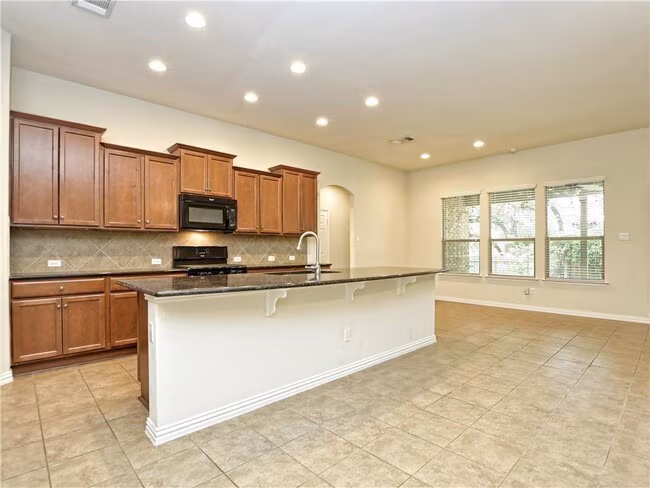 1917 Mary Ella Dr Leander, TX 78641 photo 5