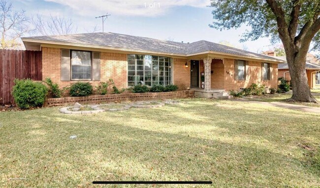 1806 Robin Ln Garland, TX 75042 photo 2