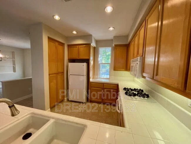 6347 Newhaven Ln Vallejo, CA 94591 photo 5