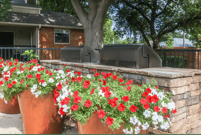 Creekside Village Apartments photo 4