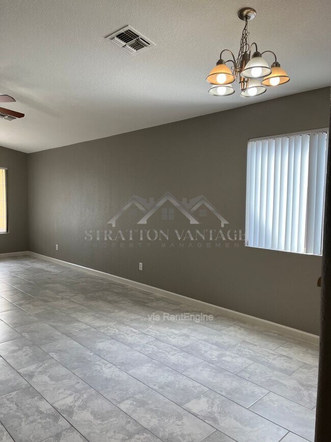 830 E Geona St San Tan Valley, AZ 85140 photo 4