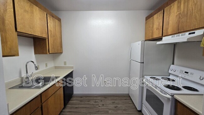 130 Marina Way Richmond, CA 94801 photo 4