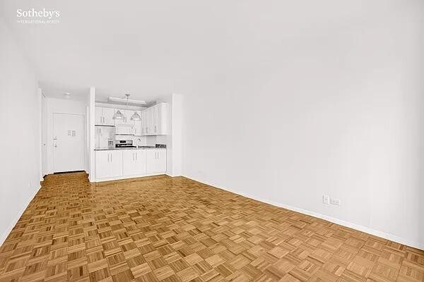 380 Rector Pl New York, NY 10280 photo 4