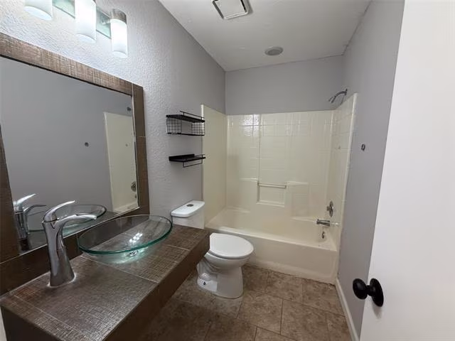 1208 Brookvalley Dr Arlington, TX 76018 photo 5
