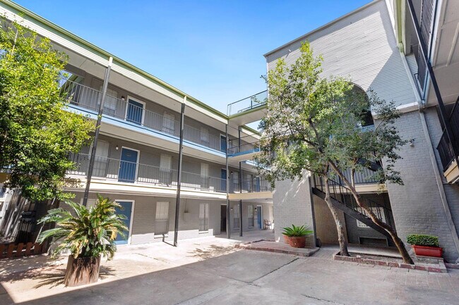 Sharpstown Manor photo 5