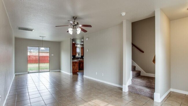 1208 Boxwood Drive, Crowley, TX 76036 photo 2