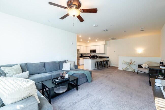 2750 S Voyager Dr Gilbert, AZ 85295 photo 3