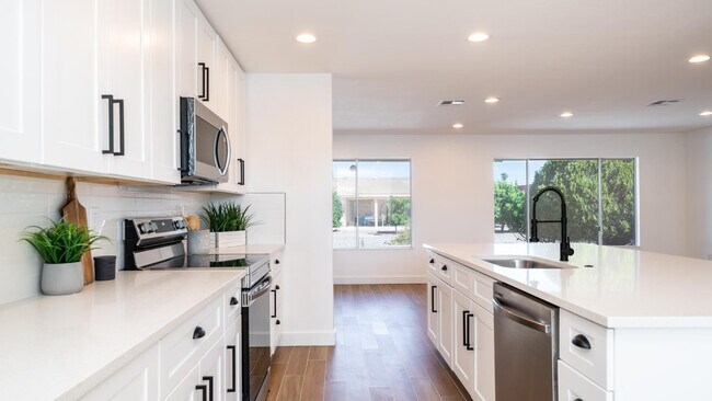 14044 N Cameo Dr Sun City, AZ 85351 photo 4