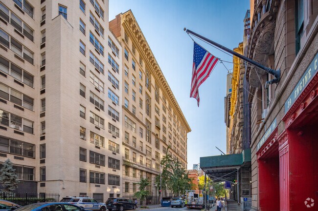 130 E 67th St New York, NY 10065 photo 4