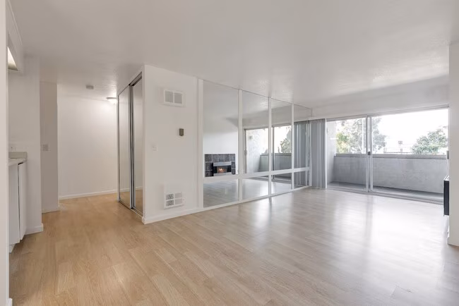 955 Shorepoint Ct Alameda, CA 94501 photo 3