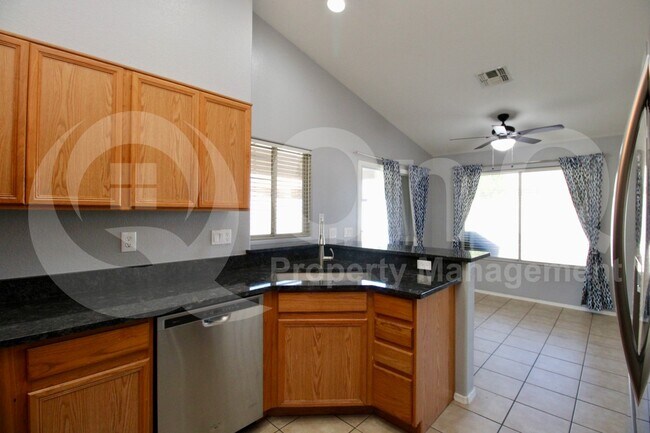 20986 North 84th Drive, Peoria, AZ 85382 photo 3