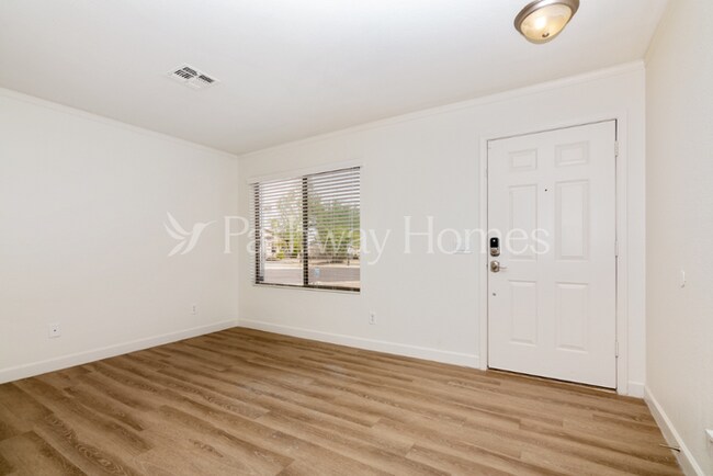 8839 W Manzanita Dr Peoria, AZ 85345 photo 3