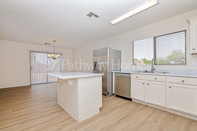8839 W Manzanita Dr Peoria, AZ 85345 photo 5