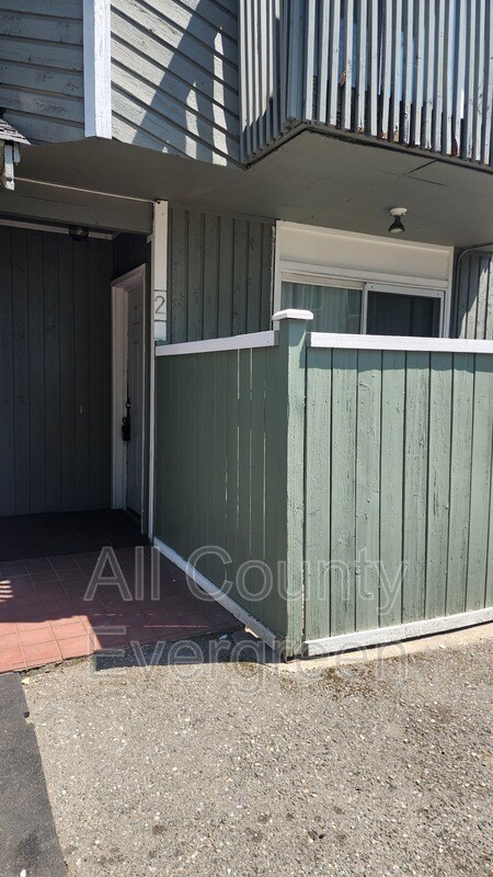 540 Burnett Ave S Renton, WA 98057 photo 2
