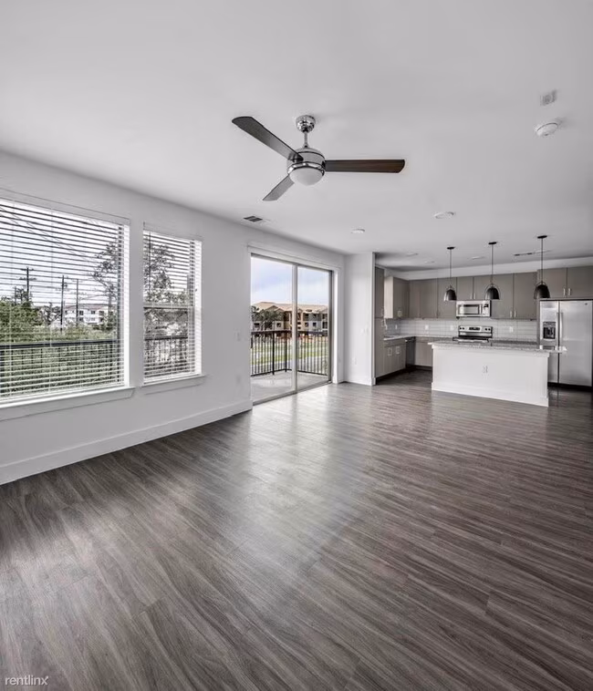1309 Leander Dr Leander, TX 78641 photo 3