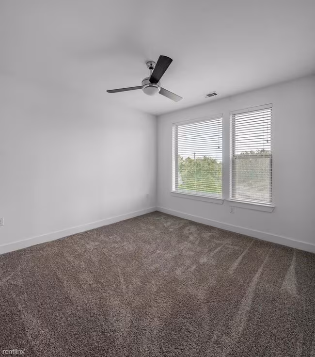 1309 Leander Dr Leander, TX 78641 photo 4