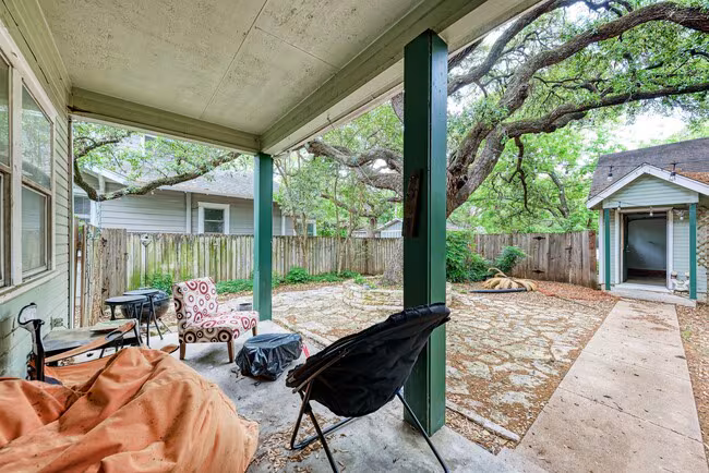 1205-22nd 1/2 W 22 1/2 St Austin, TX 78705 photo 4