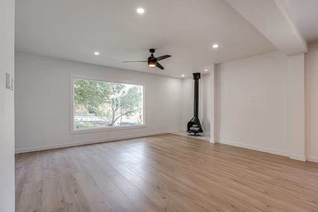 568 W Quill Dr San Antonio, TX 78228 photo 5