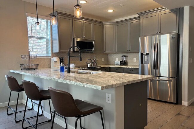 300 N Gila Springs Blvd Chandler, AZ 85226 photo 4