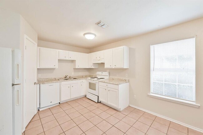 510 Kings Way Drive, Mansfield, TX 76063 photo 4