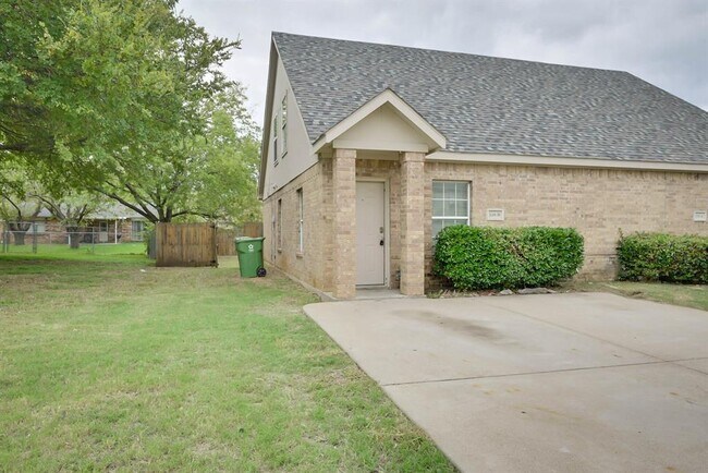 510 Kings Way Drive, Mansfield, TX 76063 photo 3