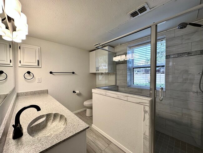 111 Henry Chandler Dr Rockwall, TX 75032 photo 4