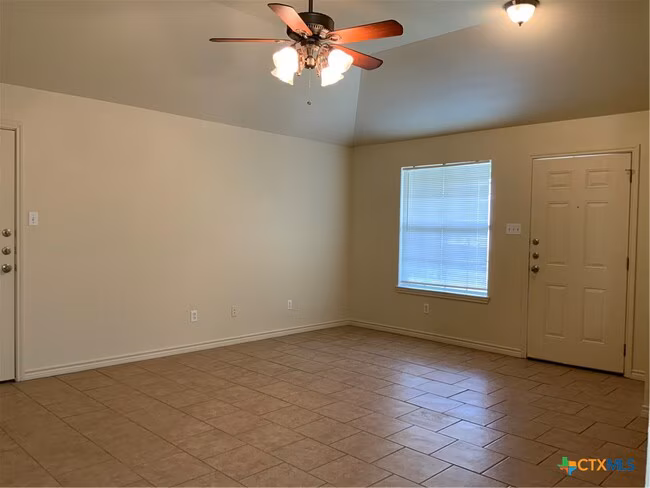 2401 Paul Revere St Temple, TX 76504 photo 2