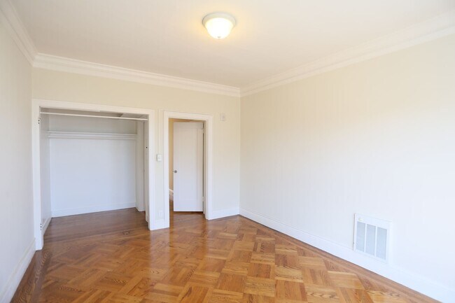 245 11th Avenue, San Francisco, CA 94118 photo 4