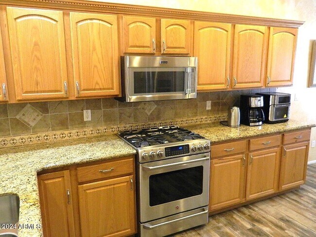 17210 W Elm St Surprise, AZ 85387 photo 5