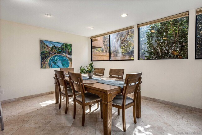 2420 Torrey Pines Rd San Diego, CA 92037 photo 3